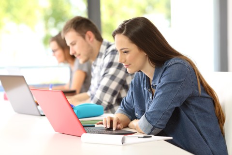 studenti_663288262__480x320pxl.jpg