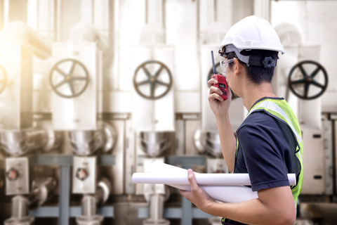 technik-v-elektrarne_shutterstock_1697061874_SRINOPHAN69__480x320pxl.jpg