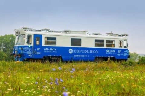 AZD-Praha-Edita-autonomous-railcar-480x320-red.jpg