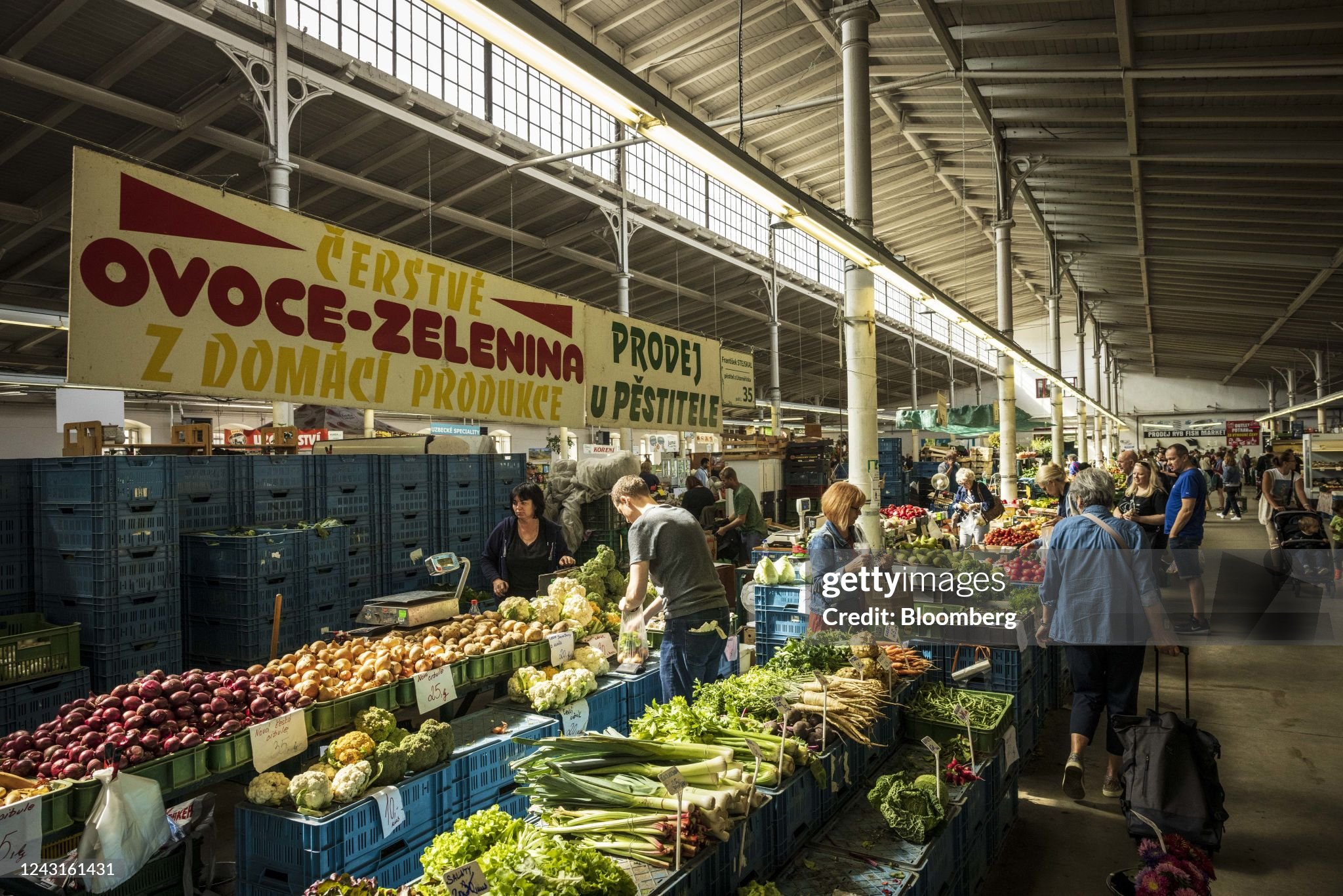 czech-retail.jpg